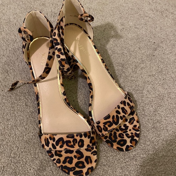 Shoes - Cheetah low heels